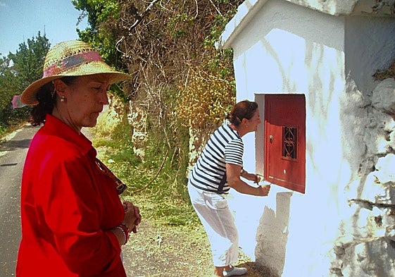 Existen pueblos de La Alpujarra y el Valle de Lecrín con arraigada tradición a las Ánimas Benditas.