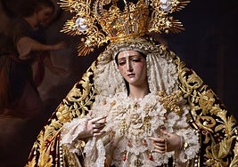 Imagen de la Virgen del Rosario antes del robo de las joyas.