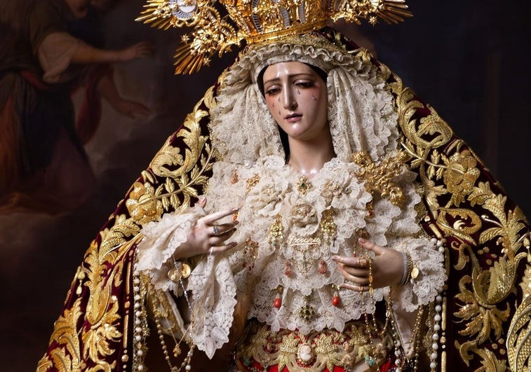 18 piezas robadas a cara descubierta: así fue el robo de joyas a la Virgen del Rosario en Santo Domingo