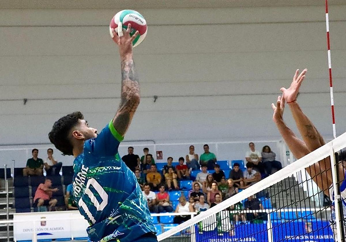 Fran Iribarne, un líder para el equipo almeriense, que tendrá que emplearse hoy.