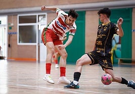 Disparo del Sima en un anterior partido en casa.