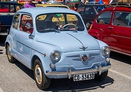 Imagen de archivo de un vehículo antiguo.