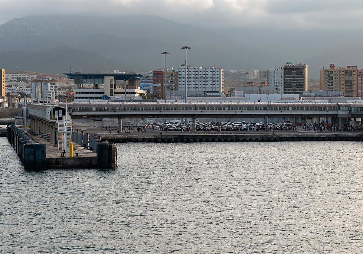 Vista del puerto de Algeciras durante la operación salida de la Operación Paso del Estrecho 2025.