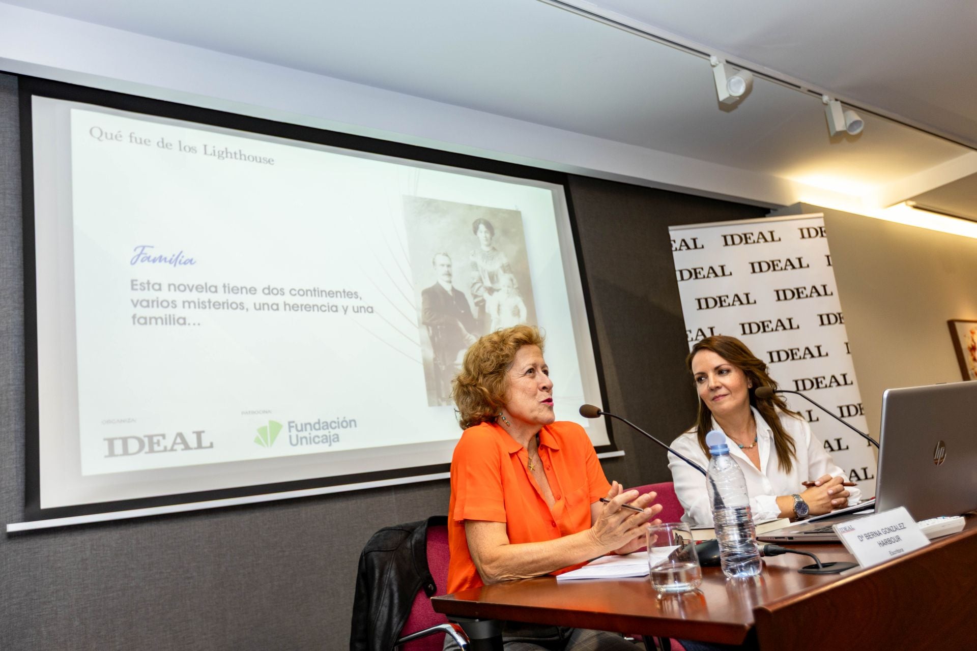 El Aula de Cultura de Berna González Harbour en fotos