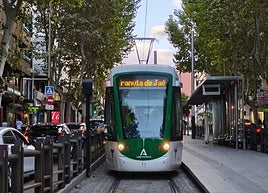 El tranvía de Jaén en una de las últimas pruebas.