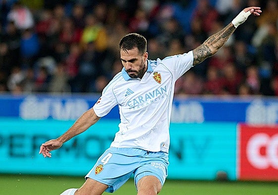 Pablo Insua arma un desplazamiento en largo con su nuevo equipo.