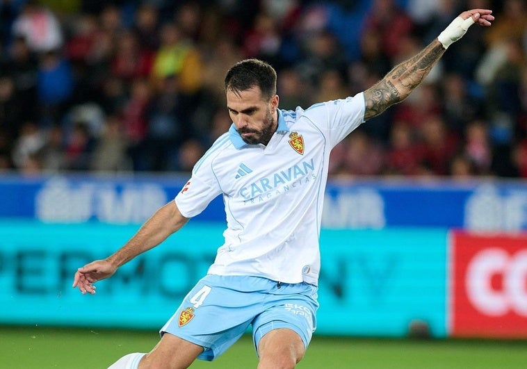 Pablo Insua vuelve como imprescindible en el Zaragoza