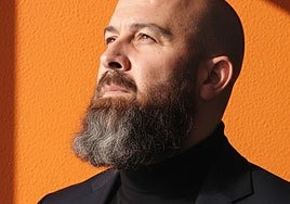 El escritor almeriense Jon Dátaro.