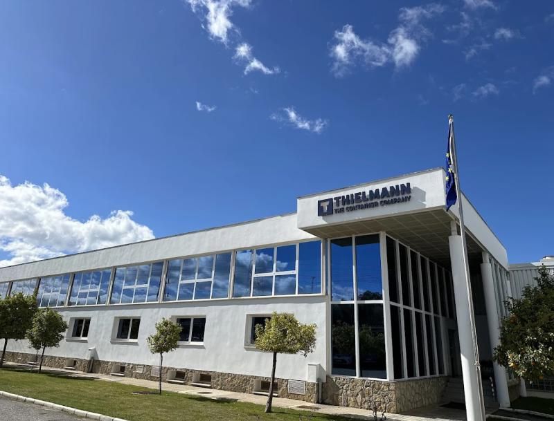 Las instalaciones de Steelgran están dentro de la planta de Thielmann en la carretera de Pulianas, aunque son dos empresas totalmente independientes. Los nuevos propietarios de Thielmann han garantizado su continuidad en Granada.