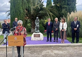 Acto de inauguración de la estatua.