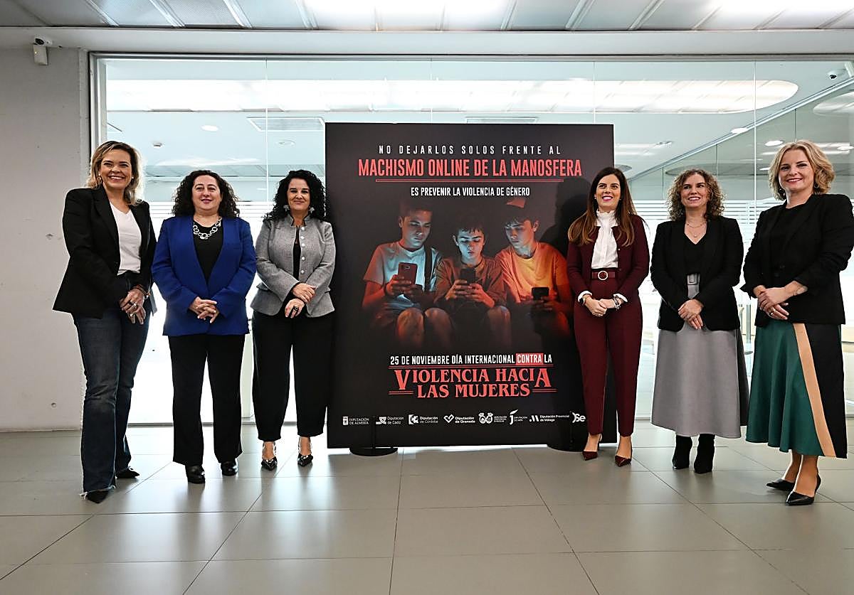 La diputada de Bienestar Social, Igualdad y Familia, Elena Duque, ha señalado que «no se busca señalar ni culpabilizar a nadie, sino abrir los ojos a una realidad que está afectando a nuestros hijos e hijas»