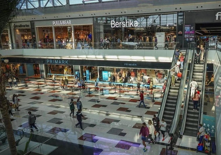 Oferta de trabajo múltiple en Granada para trabajar en la nueva tienda del Nevada