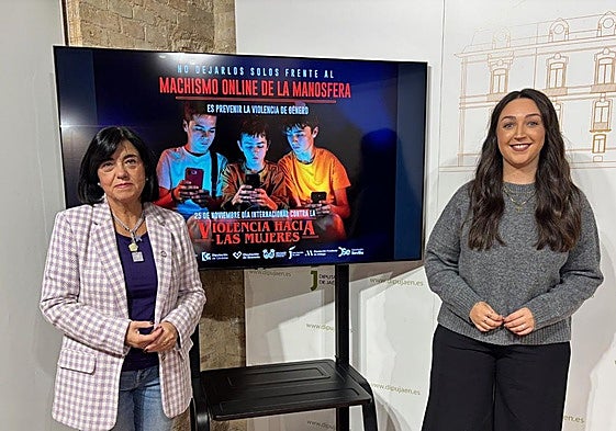 Paqui Medina y María Dolores Ruiz en la presentación de la campaña.