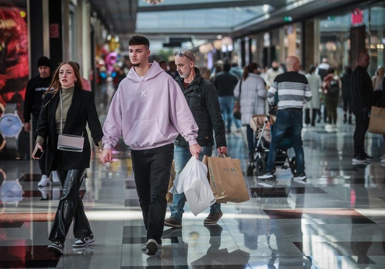 Oferta de trabajo múltiple en Granada para trabajar en la nueva tienda del Nevada
