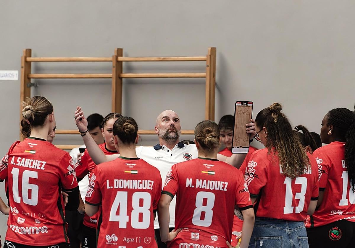 Una charla del Ciudad de Granada femenino.