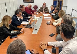 Reunión para tratar la ordenanza de tráfico.