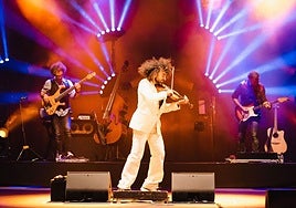Ara Malikian sorprende al público con su violín en un concierto excepcional en Roquetas de Mar