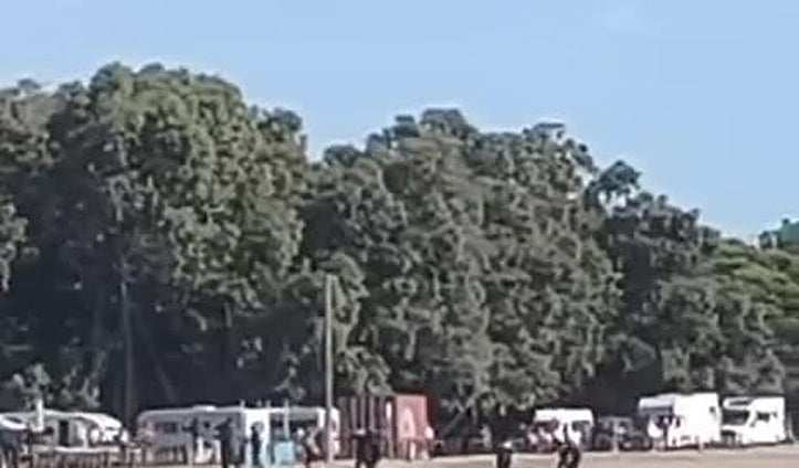 Una patera-taxi desembarca a migrantes en la playa de Quitapellejos