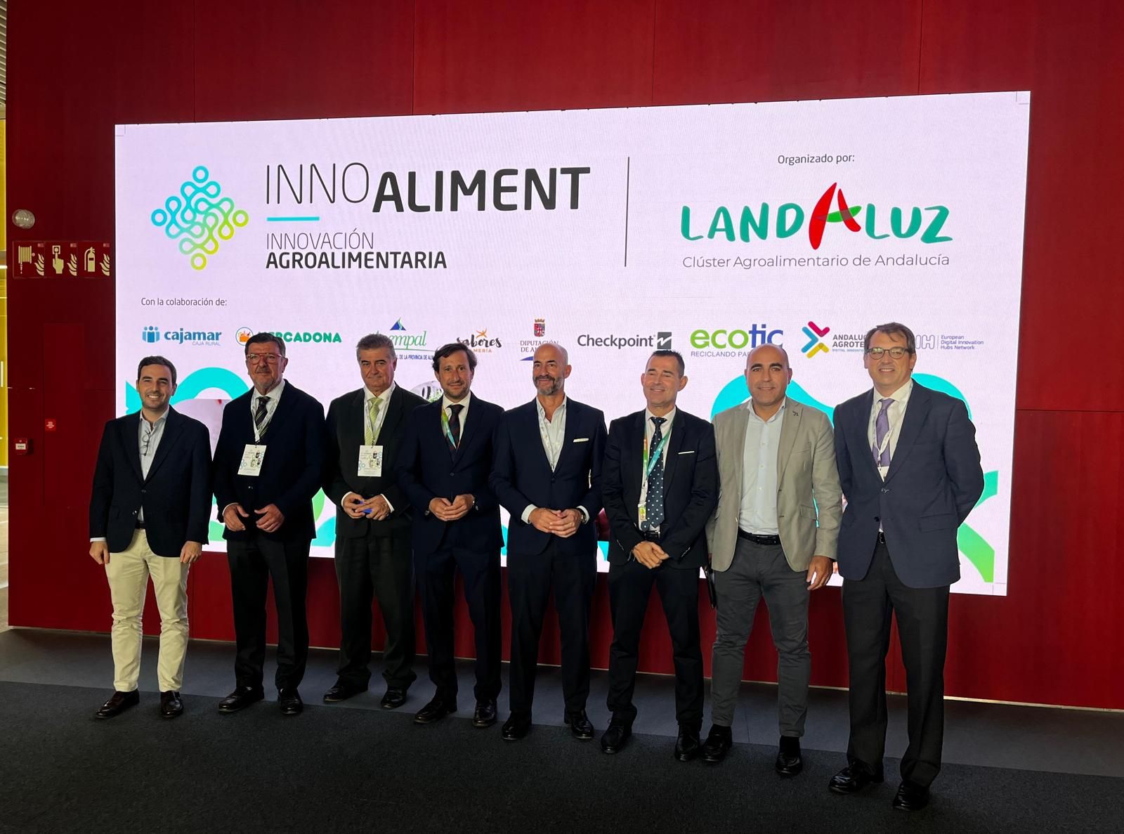 Participantes en la inauguración del I Foro Innoaliment, celebrado en la sede de Cajamar del PITA.