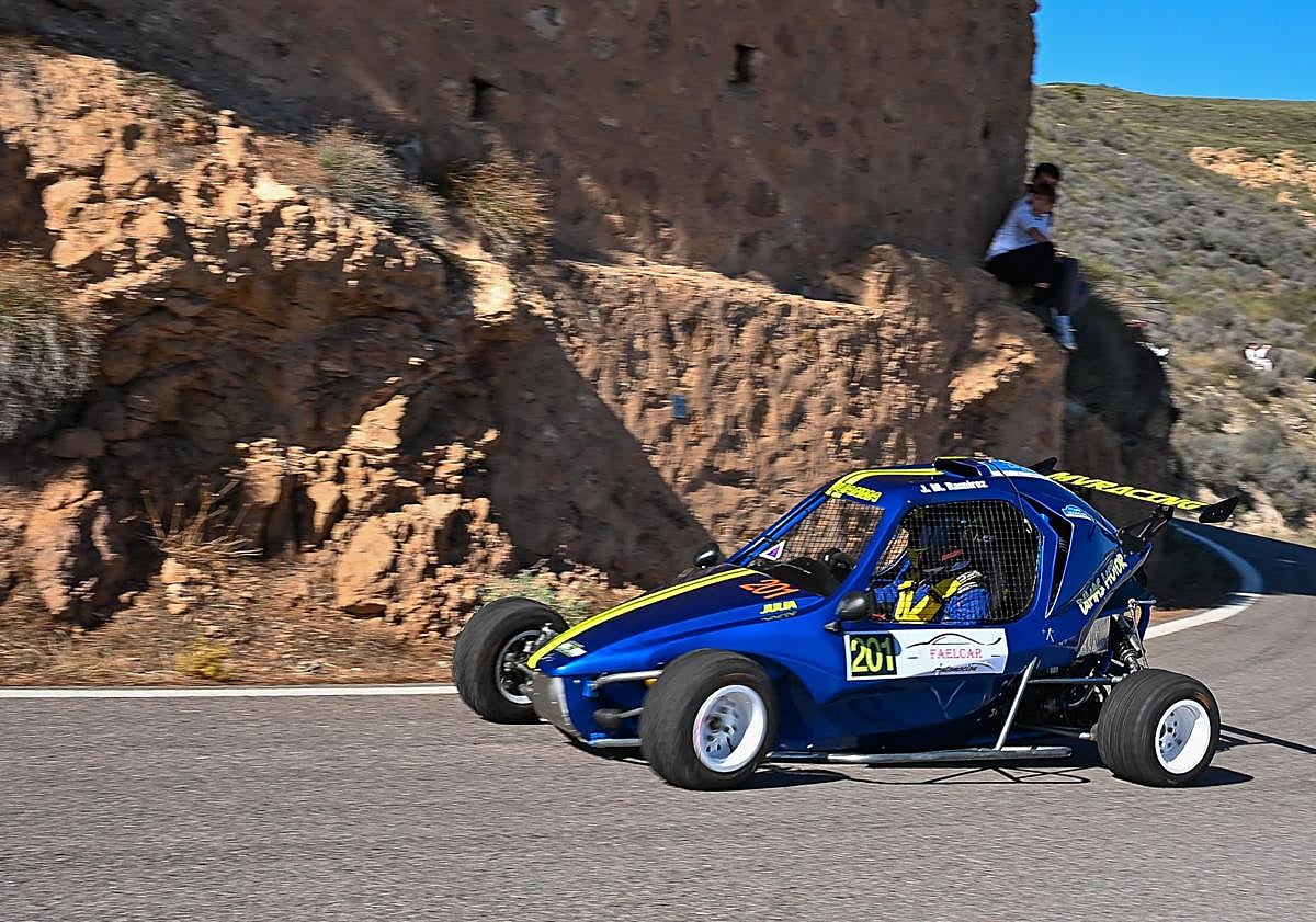 Imagen principal - Emoción y espectáculo en la 8ª Subida a Berja, duodécima cita del Campeonato Andaluz de Montaña