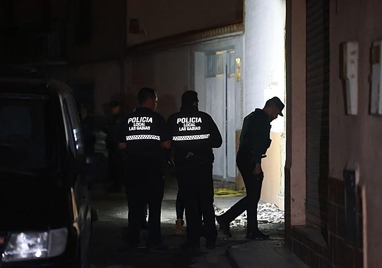 «La gente quería ayudar, pero el fuego salía por la puerta y llegaba hasta el balcón»