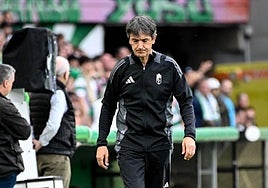 Pacheta camina por el área técnica de El Sardinero.