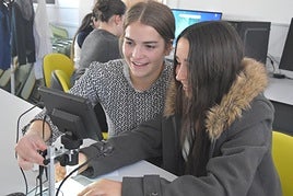 'Tras la huella del crimen', el curso de la UGR que enseña a obtener pruebas y resolver casos