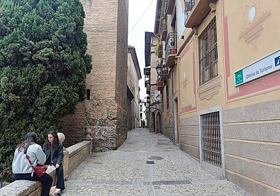 La valla metálica que impedía el paso ha desaparecido.