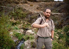 Agustín vive y trabaja en Bubión, su pueblo de toda la vida