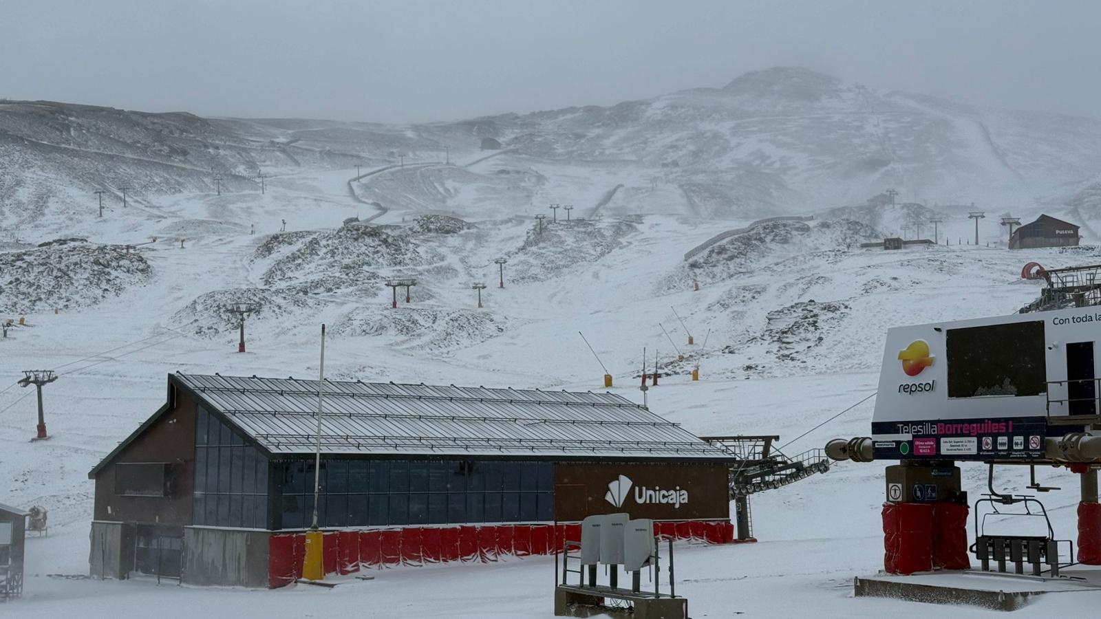 Las imágenes de la nevada en la Sierra por la borrasca Claudia