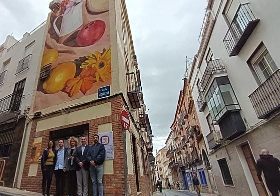 Presentación del mural instalado en el barrio de San Ildefonso.