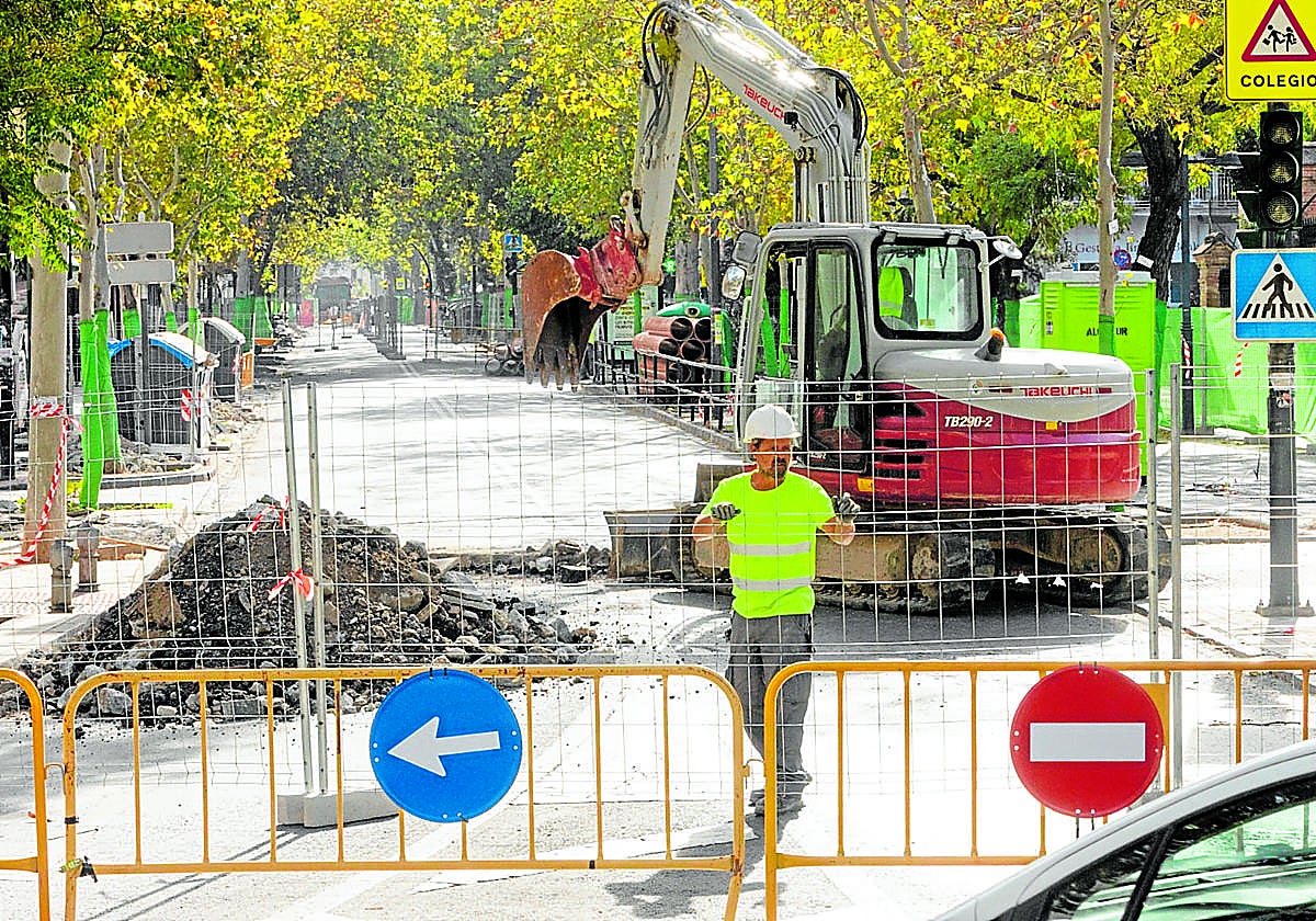 Esta fotografía pertenece a una serie de imágenes sobre el arranque de las obras en la avenida Cervantes publicada el 11 de noviembre.