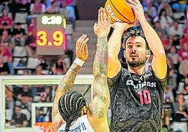 Costa, en un triple.