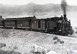 Imagen de la portada con el tren hacia Zafarraya.