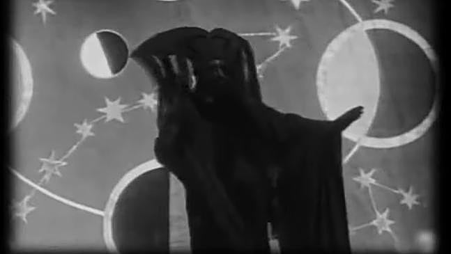 Imagen antes - Federico García Lorca, una sombra en un espectáculo de La Barraca.