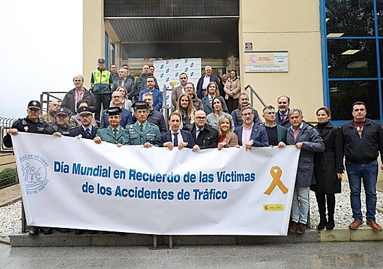 Concentración en Jaén en recuerdo de las víctimas de accidentes de tráfico.