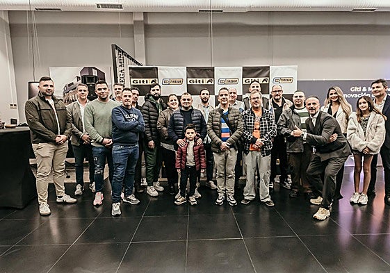 Participantes en la experiencia 'Giti and MINI Innovación en movimiento' en Ilbira Motor.