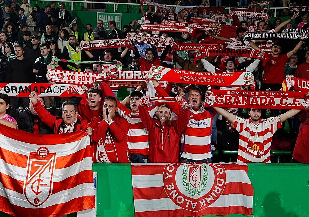 Aficionados del Granada en Santander.