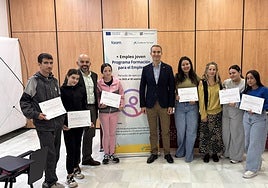 Entrega de diplomas del curso de la FAAM