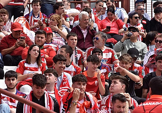 Aficionados del Granada durante un partido anterior.