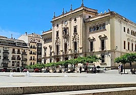 Ayuntamiento de Jaén, en la plaza de Santa María.