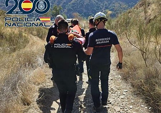 Rescate de un ciclista en la Lancha de Cenes.