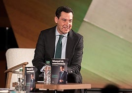 Juanma Moreno, en la presentación de su libro 'Manual de convivencia'.