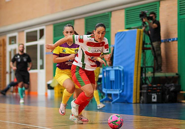 Una subida por banda en un partido anterior.