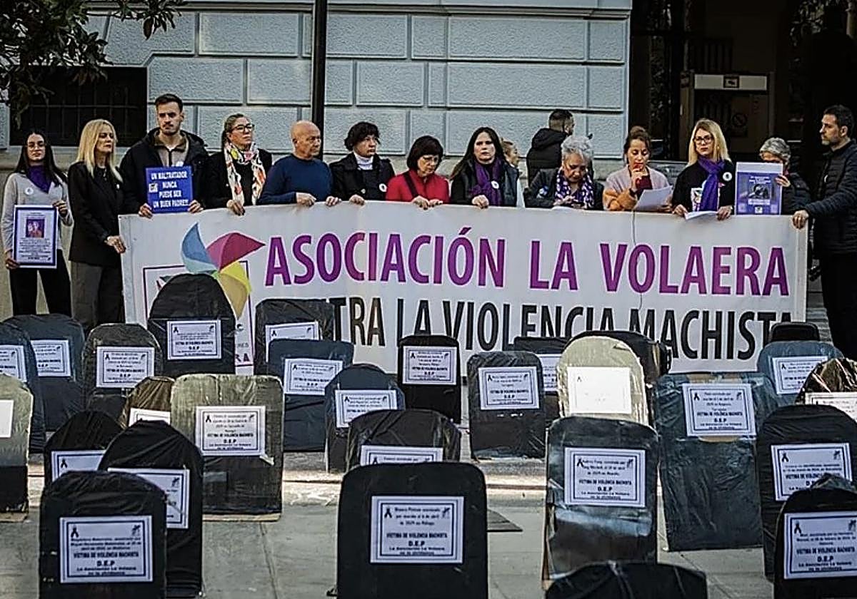 Imagen de archivo del 'cementerio' frente al Ayuntamiento.
