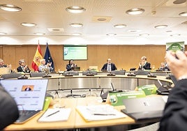 Aplauso a Ángel Ibarra en el comité director.