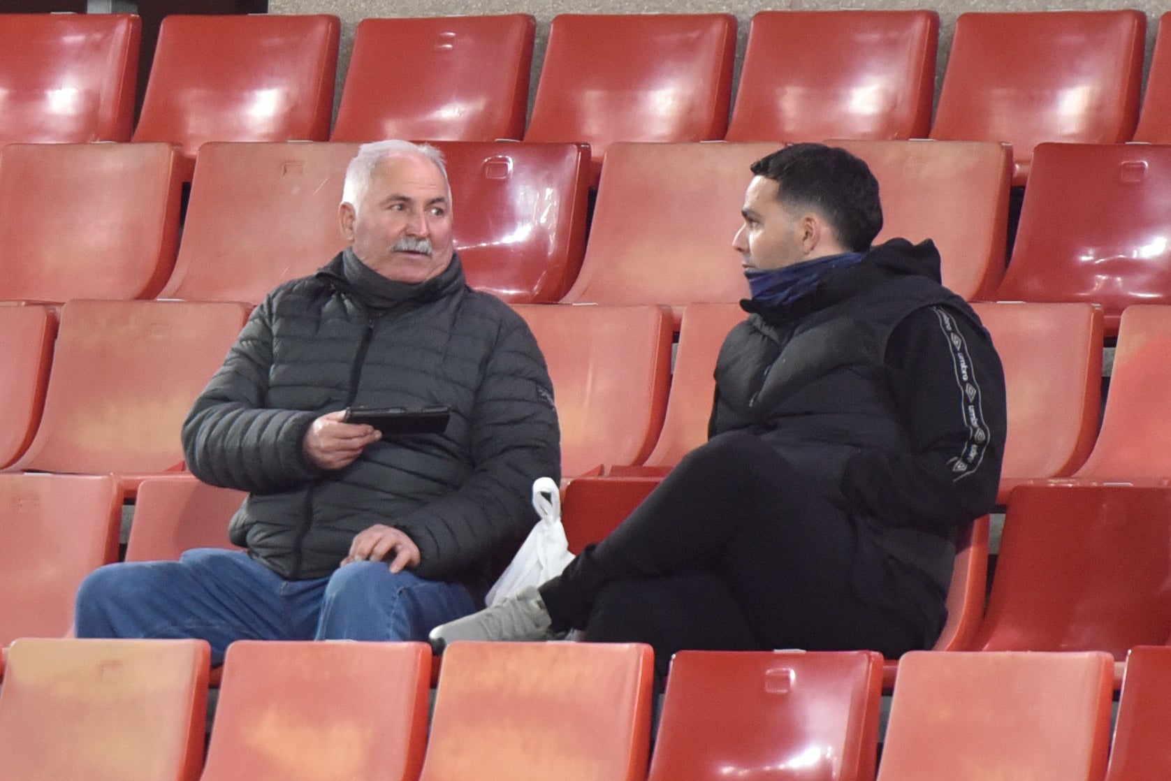 Búscate en la grada de Los Cármenes en el Granada-Córdoba