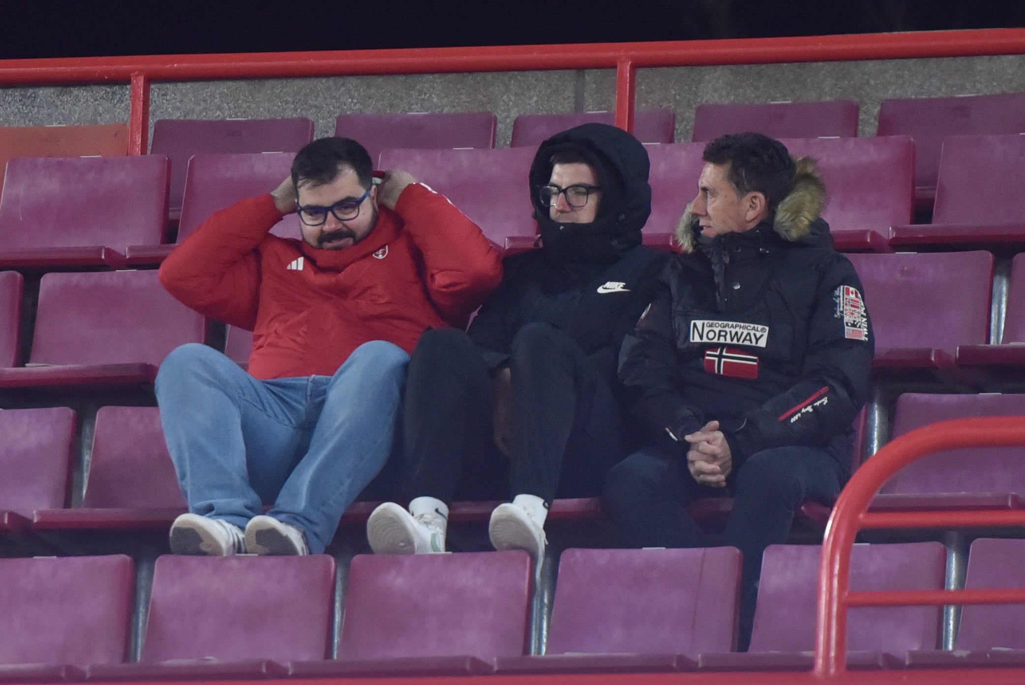 Búscate en la grada de Los Cármenes en el Granada-Córdoba