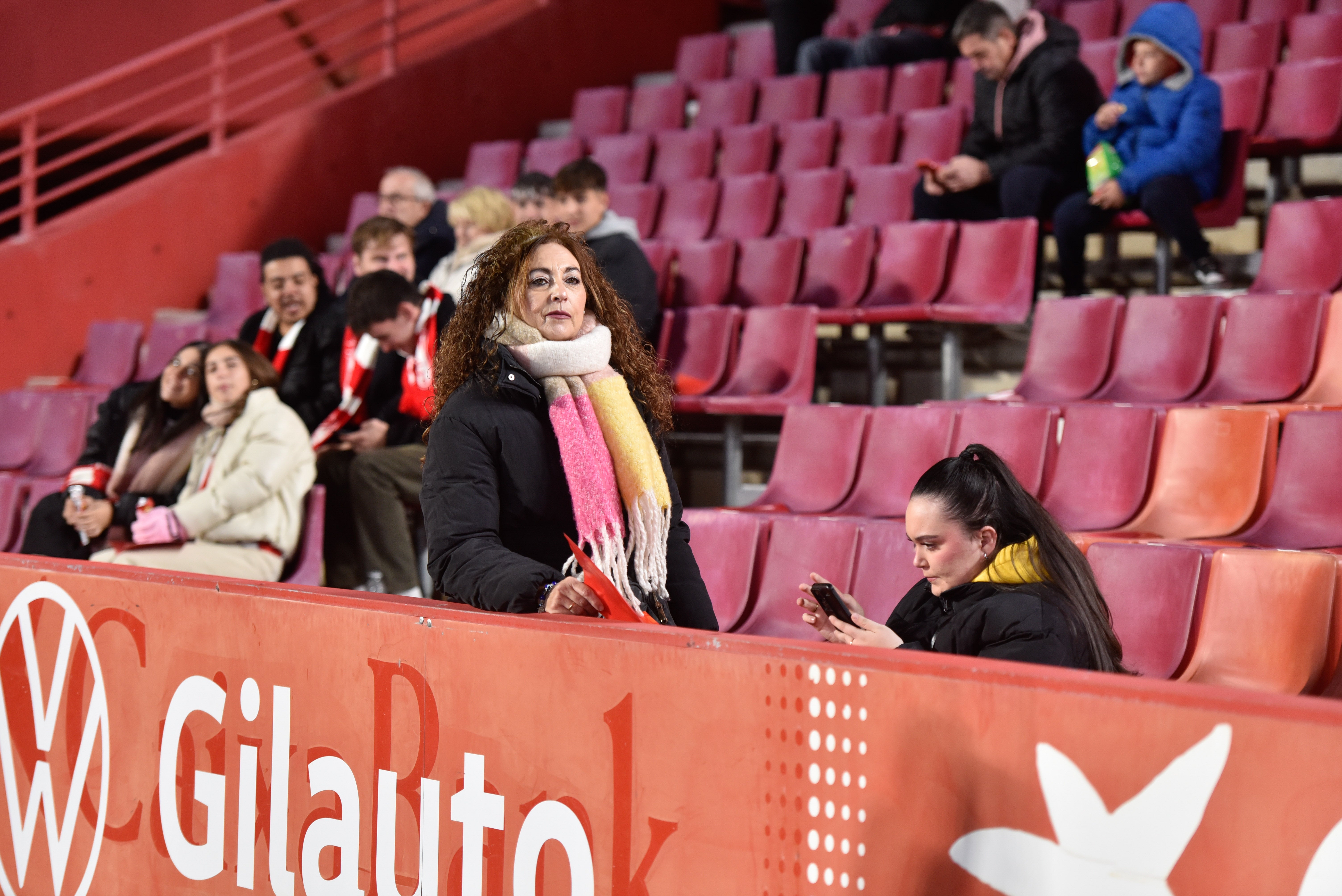 Búscate en la grada de Los Cármenes en el Granada-Córdoba