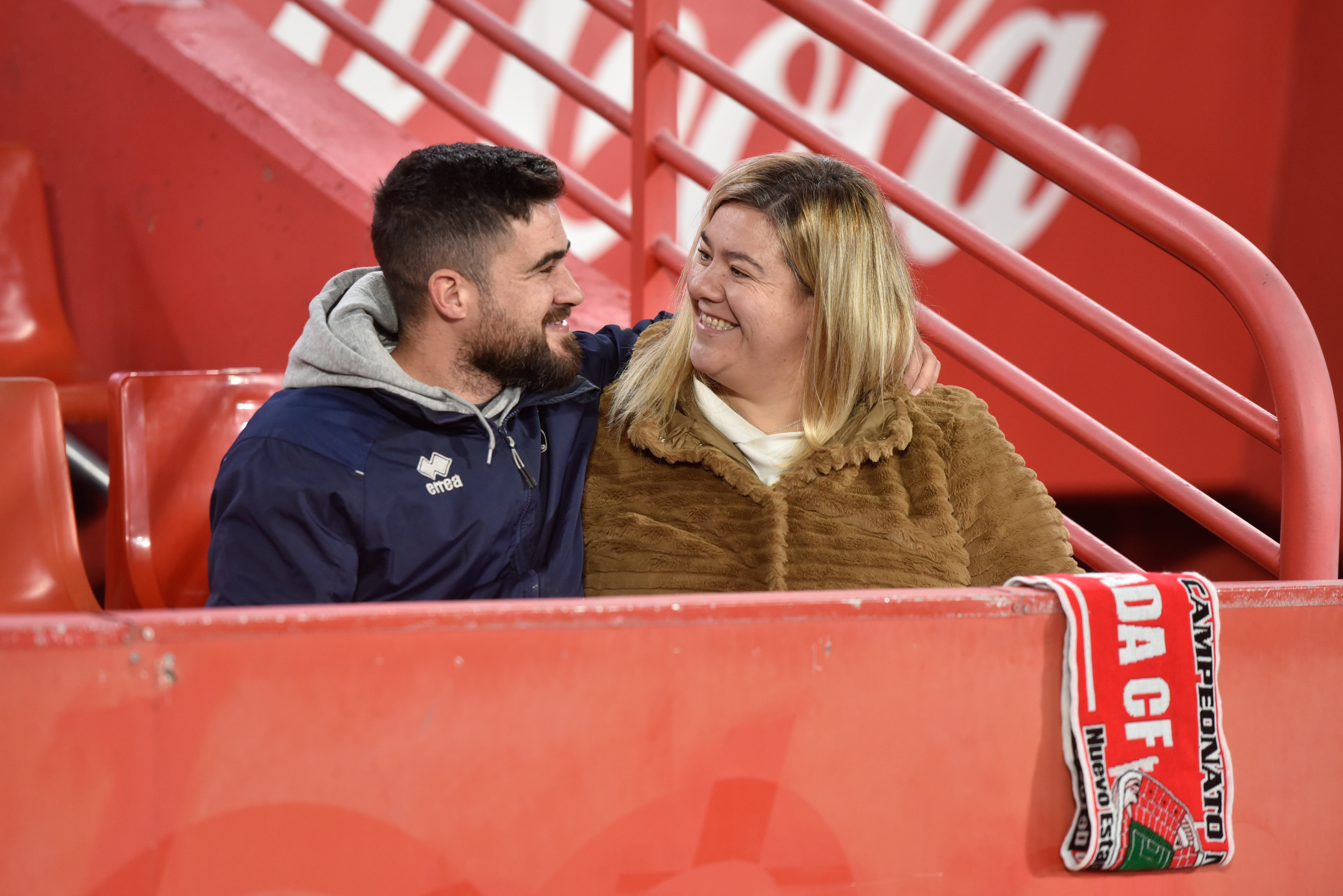 Búscate en la grada de Los Cármenes en el Granada-Córdoba